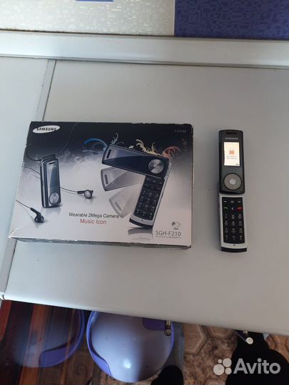 Samsung wearable 2Nega Camera