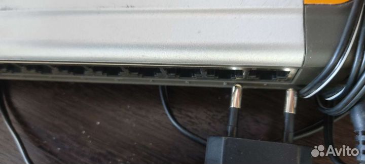 Коммутатор d-link des-1008d бу