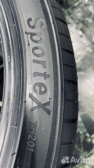 Triangle Sports TH201 255/35 R19 96Y