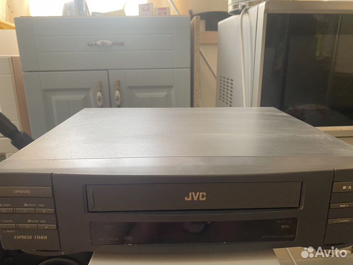 Видеомагнитофон jvc