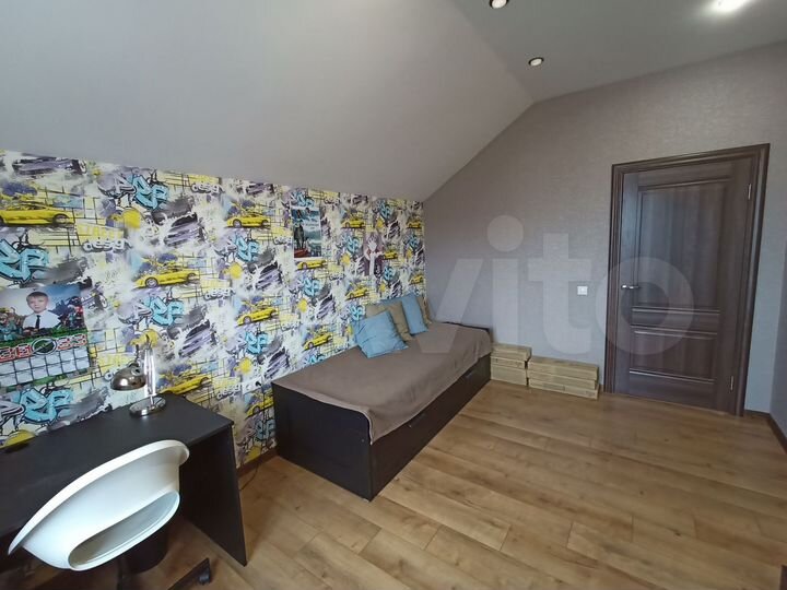 Коттедж 175 м² на участке 8 сот.