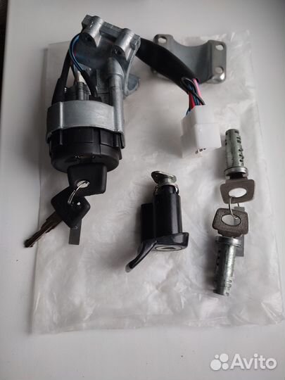 Замок зажигания ваз 2110 комплект личинок
