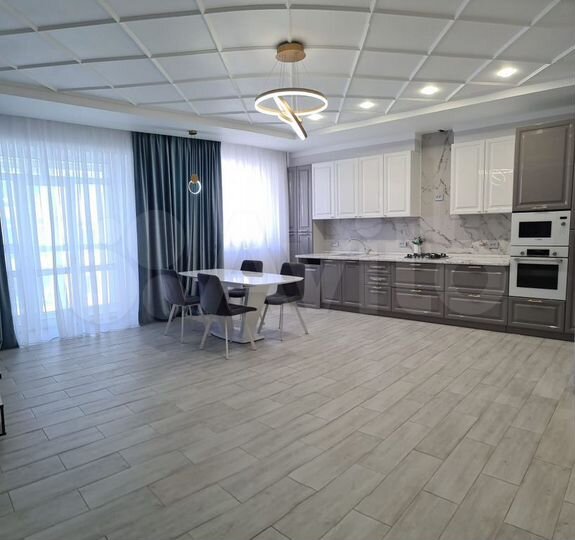 4-к. квартира, 175 м², 3/3 эт.