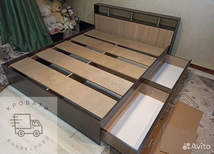 Кровать двуспальная с ящиками