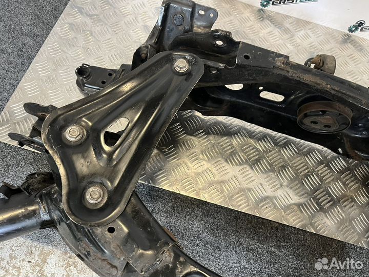 Задний подрамник в сборе Toyota RAV4 40 AVA44