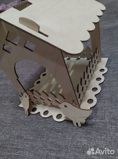 Декоративная кормушка для птиц