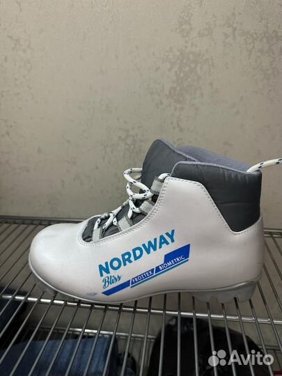 Лыжные ботинки