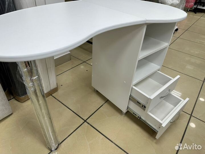 Маникюрный стол Капля