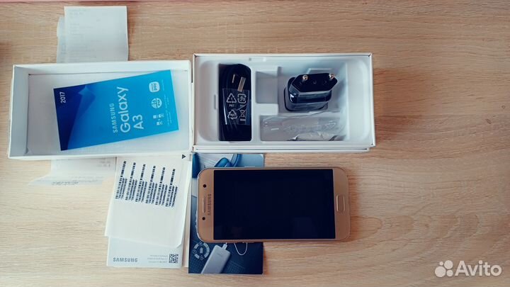 Samsung Galaxy A3 (2017) SM-A320F/DS, 2/16 ГБ