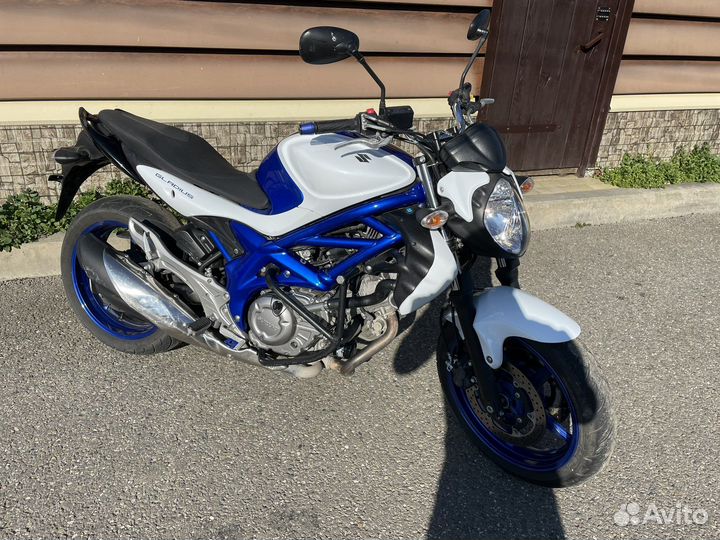 Suzuki gladius