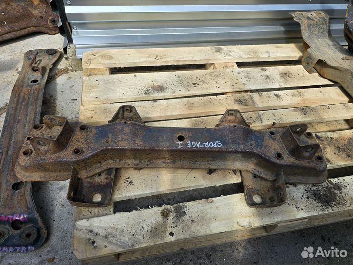 Подрамник задний балка Kia Sportage 1 спортаж I