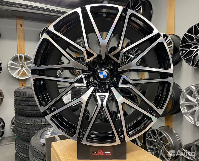 Диски R22 818 стиль на BMW X5 G05 X6 G06 X7 G07
