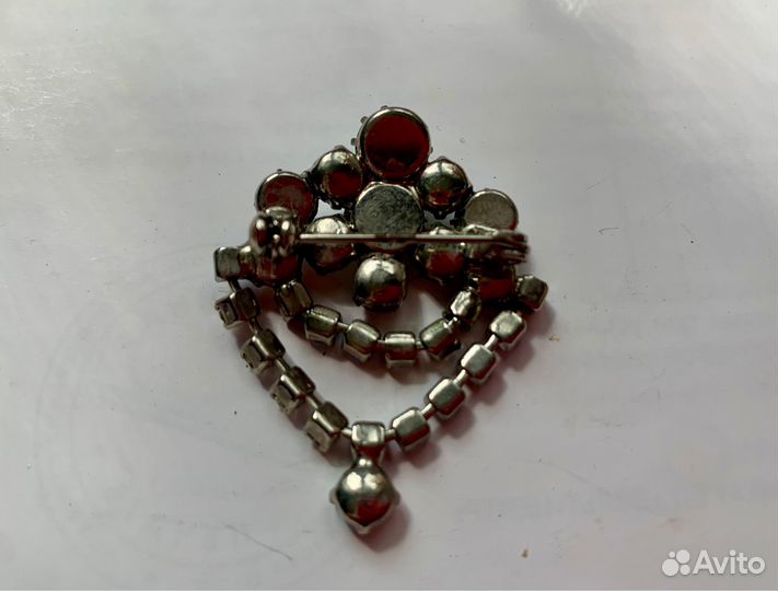 Продам винтажную брошь, янтарного жука и заколку