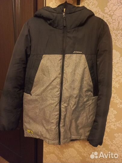 3 куртки размер M отдам