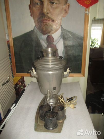 Самовар с подстаканниками