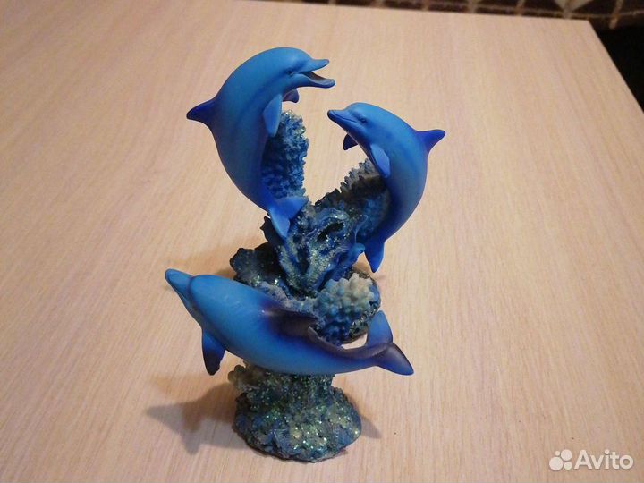 Делфины триптих керамика