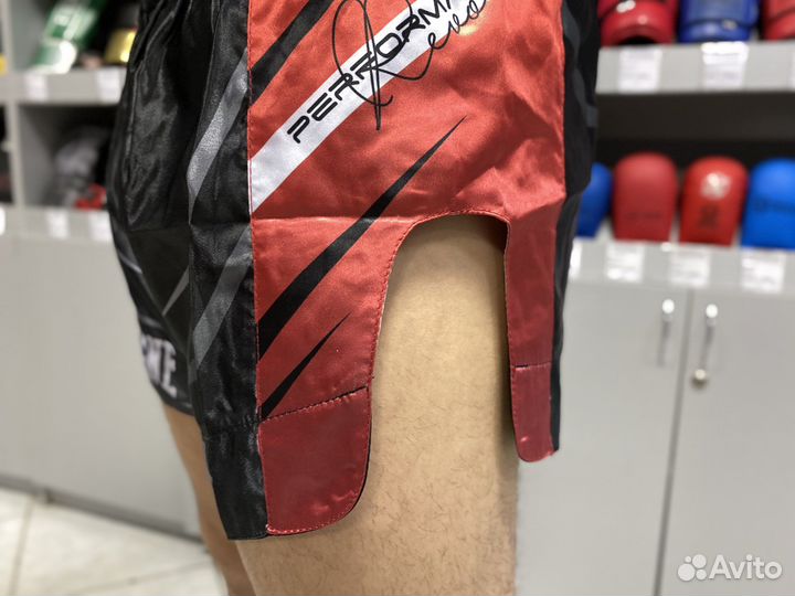 Шорты для тайского бокса Leone Revo Black