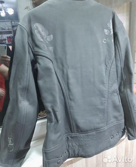 Мотокуртка кожаная женская