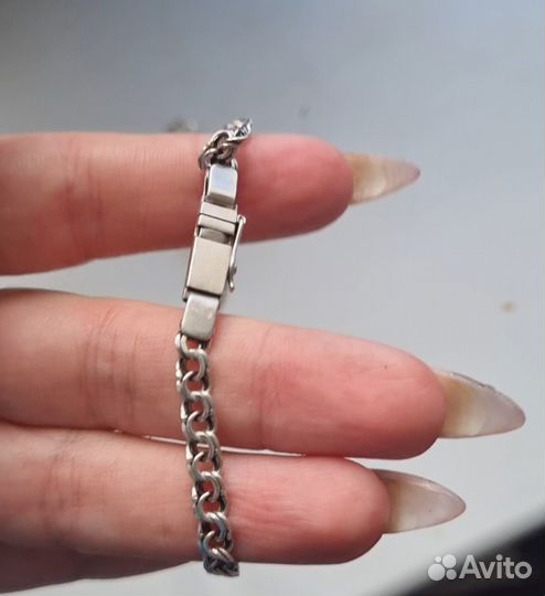 Серебряная цепь с крестом