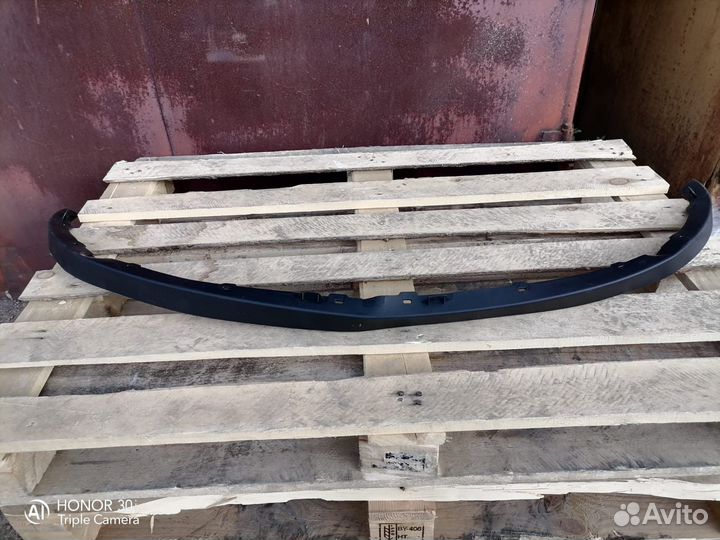 Пыльник(спойлер)переднего бампера Logan 2