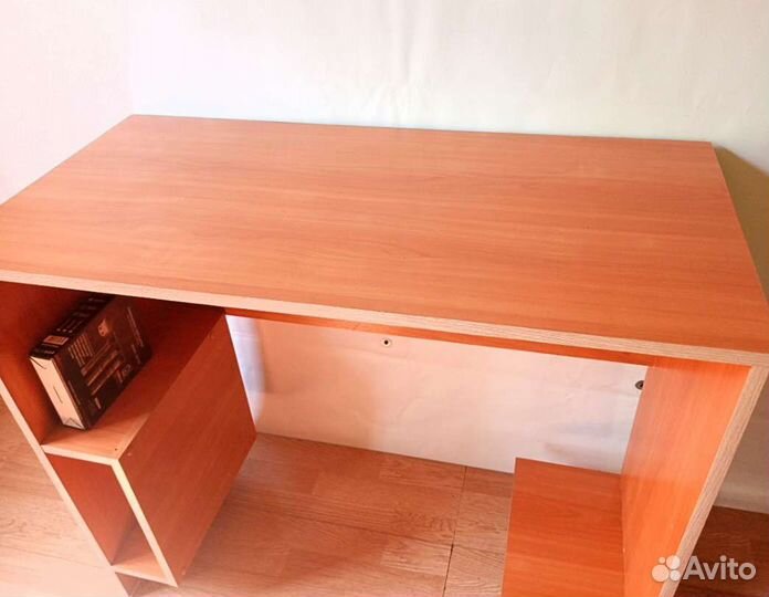 Компьютерный стол/бесплатная доставка