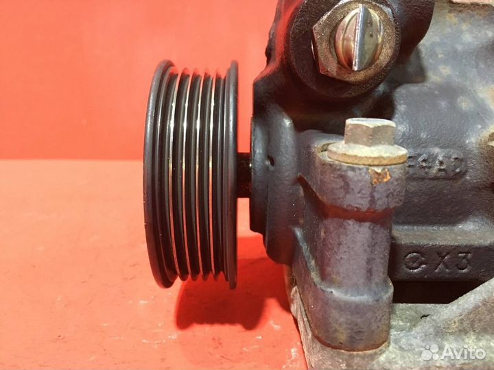 Насос гура для Ford Fiesta fxjb (Б/У)