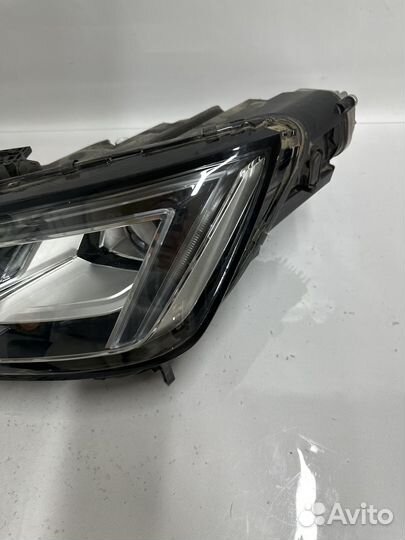 Левая фара передняя Matrix LED Full LED Audi A4 B9