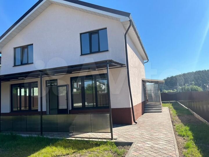 Дом 177 м² на участке 8 сот.