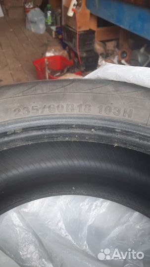 Kumho 722 235/60 R18