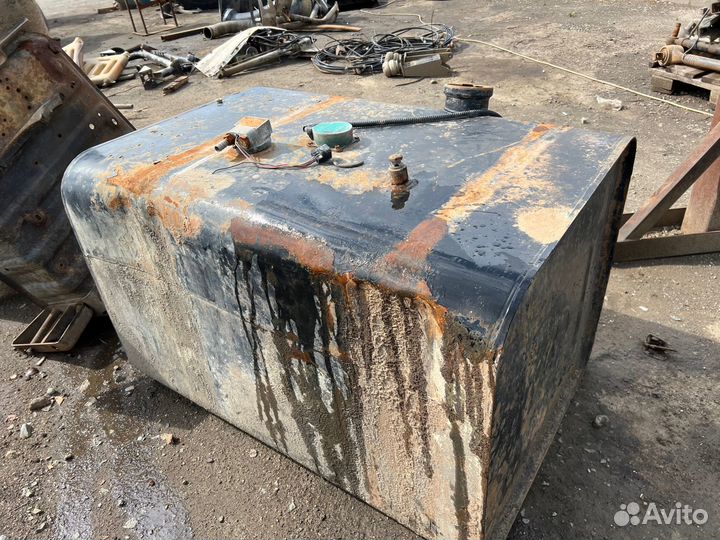 Бак топливный металл, 400 л на shacman