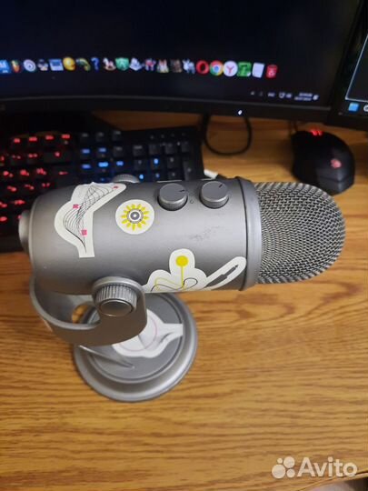 Микрофон blue yeti