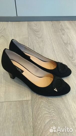 Туфли женские 39 размер новые классика