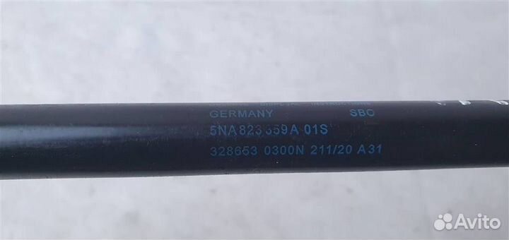 Амортизатор капота Volkswagen Tiguan 2020