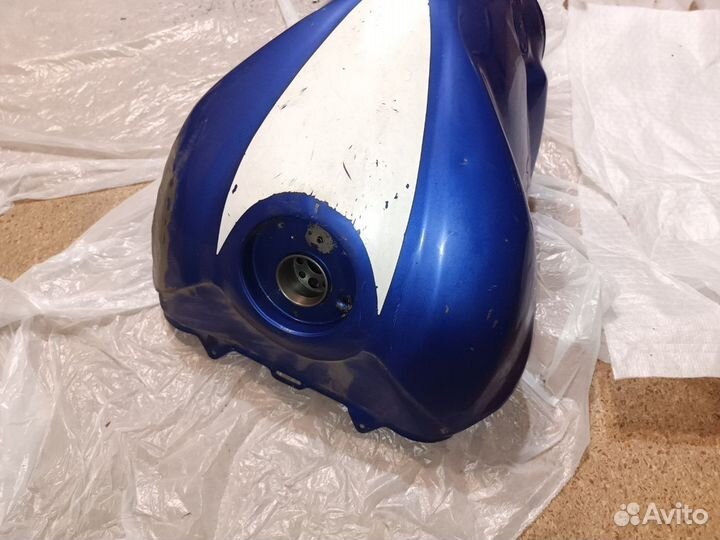 Бензобак Yamaha R6 2006-2007 года