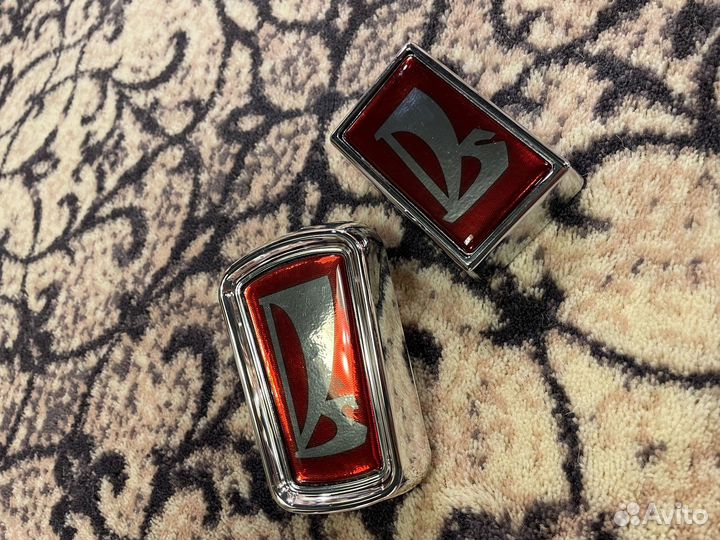 Коллекционная ранняя эмблема Нива