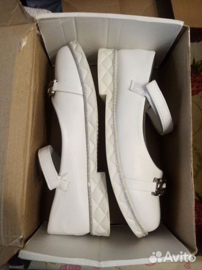 Туфли для девочки 35 размер белые