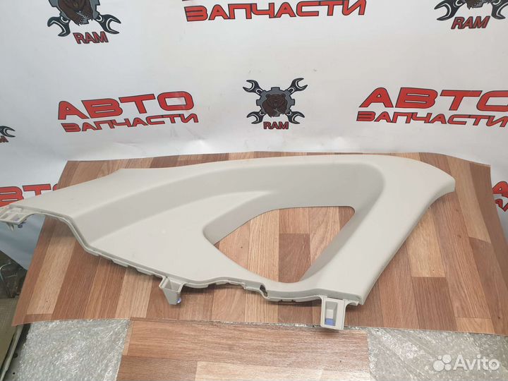 Левая обшивка задней стойки Renault Kaptur