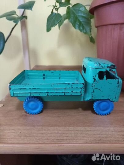 Игрушка грузовик УАЗ головастик. СССР