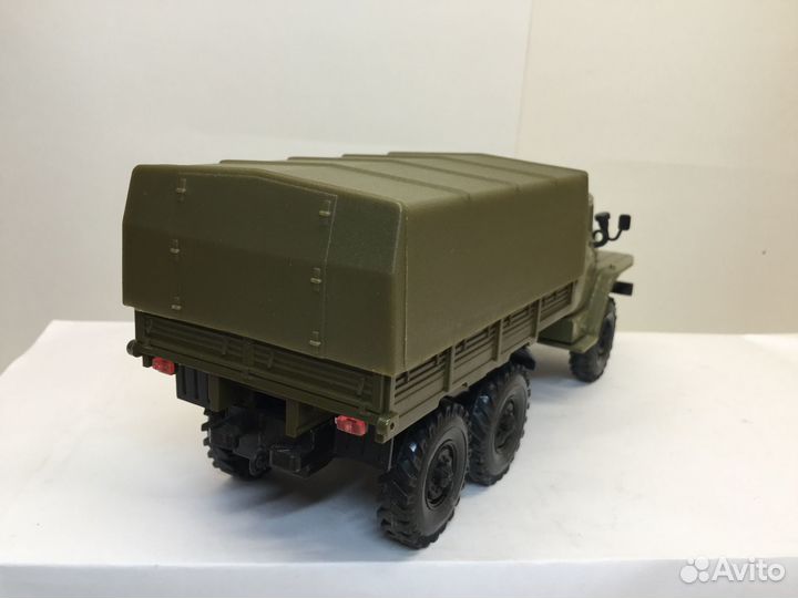 Модель Урал 4320. Русская коллекция