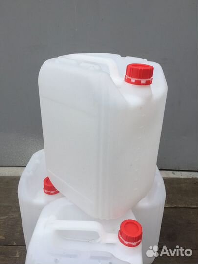 Канистры пластиковые 10 литров