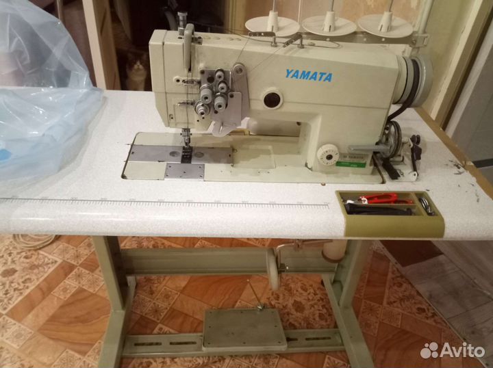 Двухигольная швейная машина