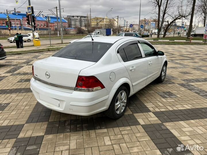 Opel Astra 1.6 МТ, 2014, 147 000 км