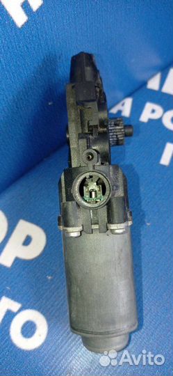 Моторчик стеклоподъемника Hyundai Santa Fe