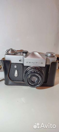 Пленочный фотоаппарат и экспонометр Ленинград