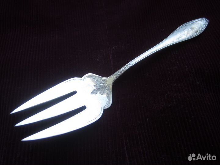 Серебряный столовый набор нож вилки сервировка рыб