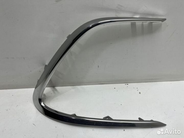 Молдинг бампера передний правый Toyota Camry V75