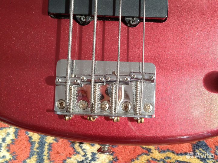 Басс гитара 4 струны(Yamaha)