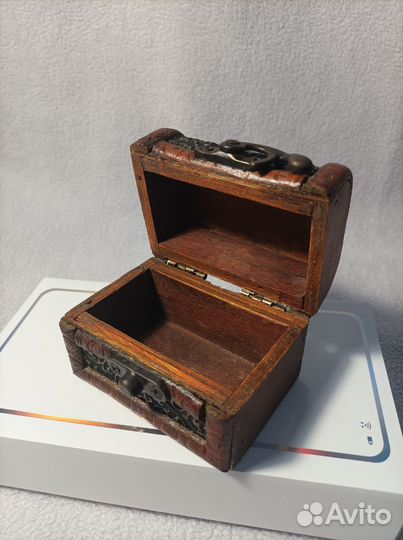 Шкатулка сундук