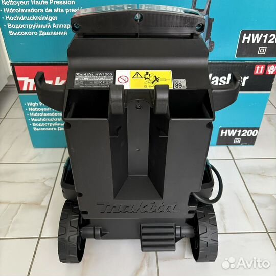 Мойка высокого давления Makita HW1200