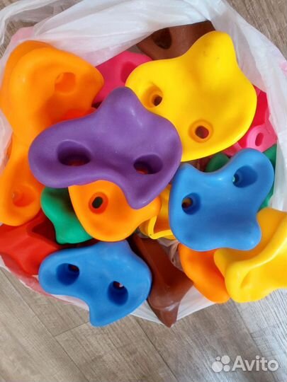 Зацепы для скалодрома